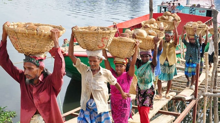 আজ মহান মে দিবস: শ্রমিকের অধিকার আদায়ের প্রতীক দিন আজ মহান মে দিবস: শ্রমিকের অধিকার আদায়ের প্রতীক দিন