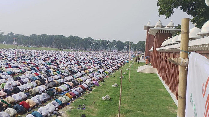 ত্যাগের মহিমায় উদযাপিত হচ্ছে ঈদুল আজহা ত্যাগের মহিমায় উদযাপিত হচ্ছে ঈদুল আজহা