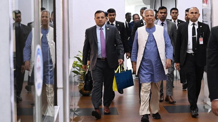 যুক্তরাজ্য সফর শেষে দেশে ফিরলেন প্রধান উপদেষ্টা যুক্তরাজ্য সফর শেষে দেশে ফিরলেন প্রধান উপদেষ্টা