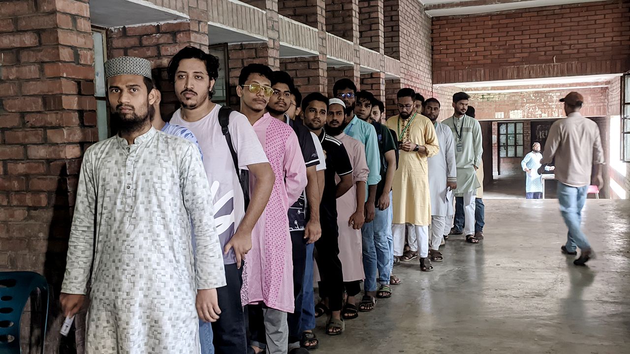 জাকসু নির্বাচনে ভোটগ্রহণ শুরু, ২৫ পদে প্রতিদ্বন্দ্বিতা করছেন ১৭৭ প্রার্থী